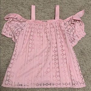 I’m selling this Pretty Light pink shirt